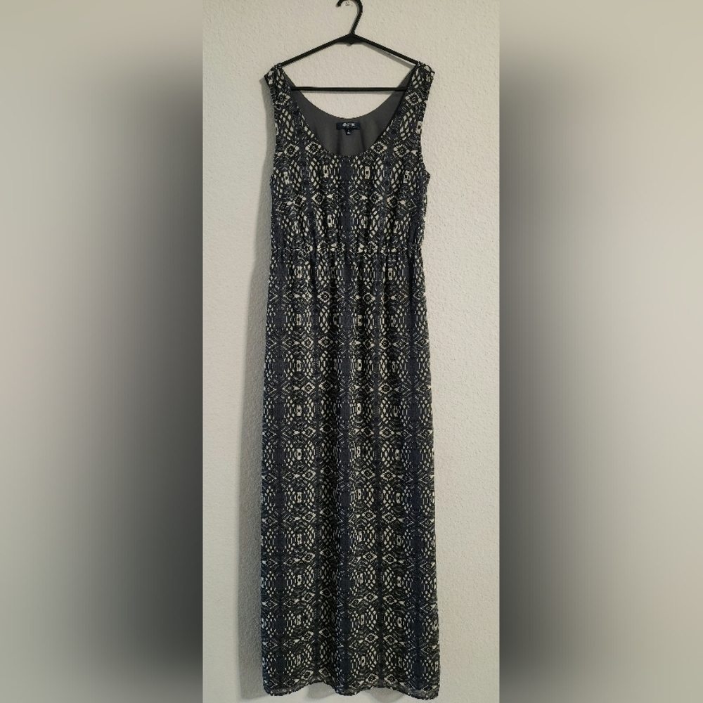 Madewell Sleeveless Grey beige pattern maxi dress with side slits women’s size 4